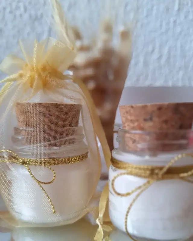 Vela aromática em vidro com tampa de rolha, da Essência & Aroma